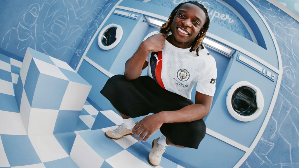 Camisa do Manchester City para a Copa do Mundo de Clubes 2025 celebra a Poznán