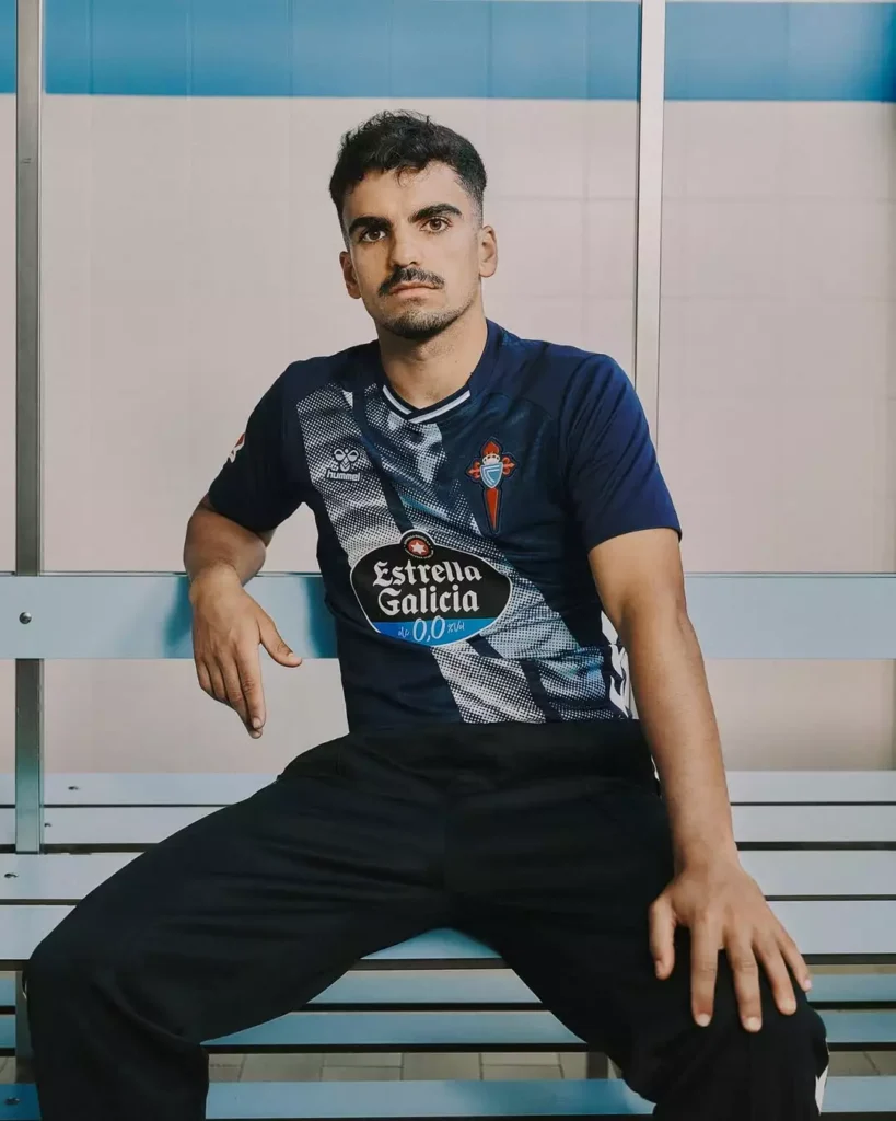 Camisa reserva do Celta de Vigo 2025-2026 homenageia a Galícia