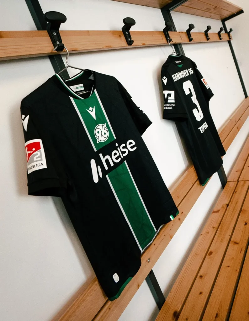 Camisa reserva do Hannover 96 2025-2026 une estilo e mensagem social