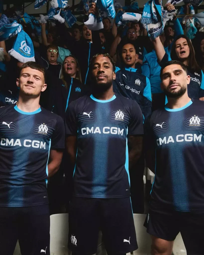 Camisa reserva do Olympique de Marseille 2025-2026 celebra sua torcida