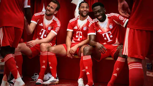 Camisa titular do Bayern de Munique 2025-2026 surpreende