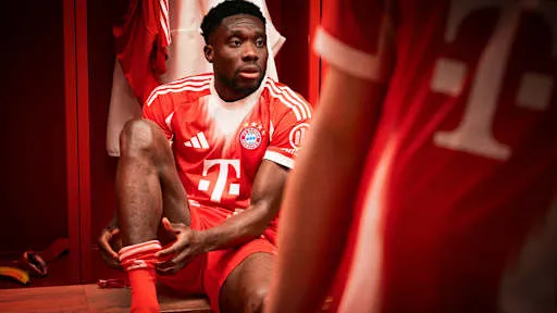 Camisa titular do Bayern de Munique 2025-2026 surpreende
