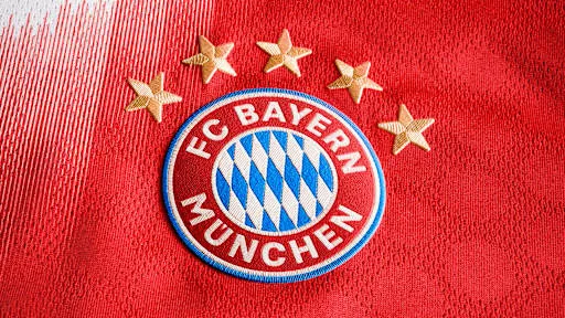 Camisa titular do Bayern de Munique 2025-2026 surpreende
