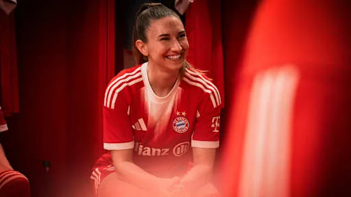 Camisa titular do Bayern de Munique 2025-2026 surpreende