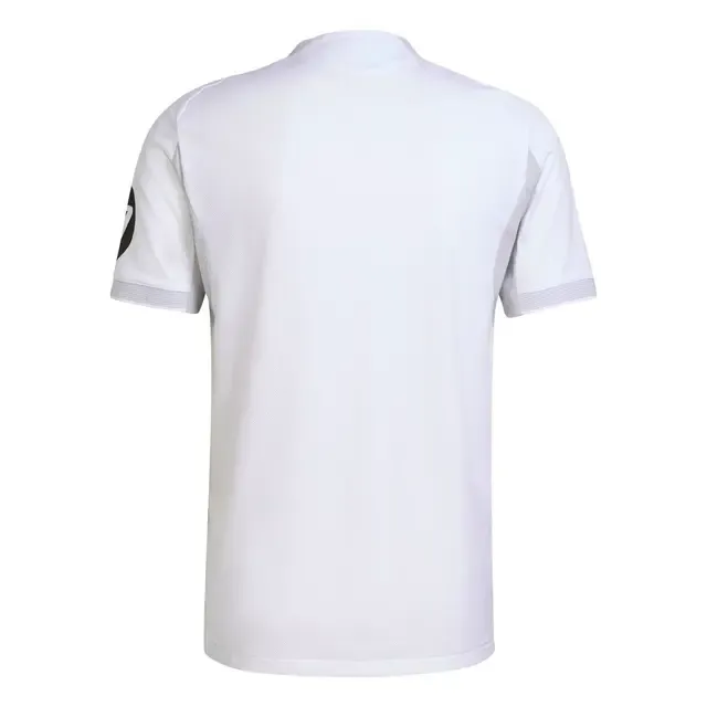Camisa titular do Real Madrid 2025-2026 homenageia o Bernabéu