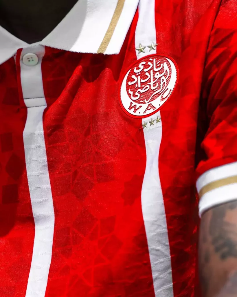Camisa titular do Wydad Casablanca 2025-2026 é revelada