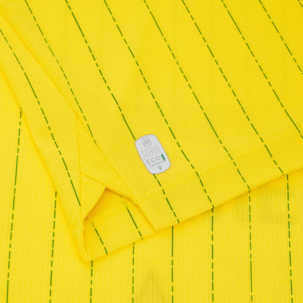 Camisa titular do FC Nantes 2025-2026 tem design retrô e verde