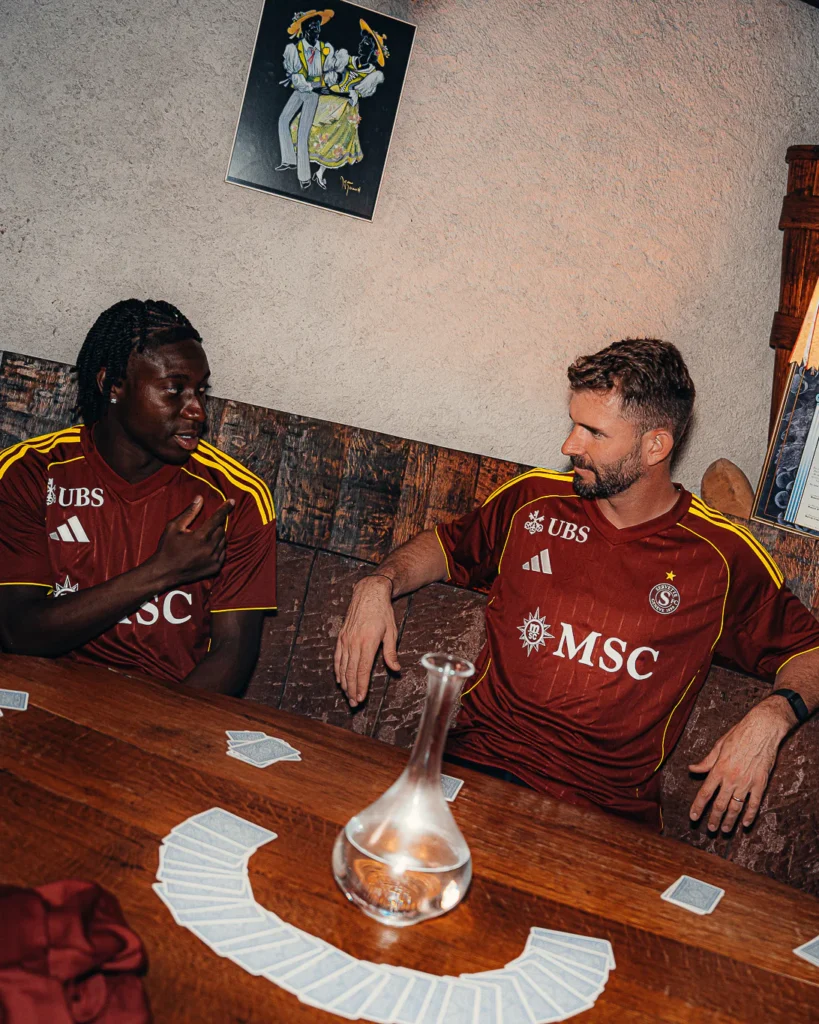 Camisa titular do Servette FC 2025-2026 é lançada pela Adidas