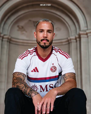 Camisa titular do Servette FC 2025-2026 é lançada pela Adidas