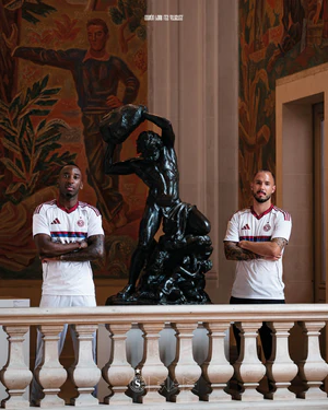 Camisa titular do Servette FC 2025-2026 é lançada pela Adidas