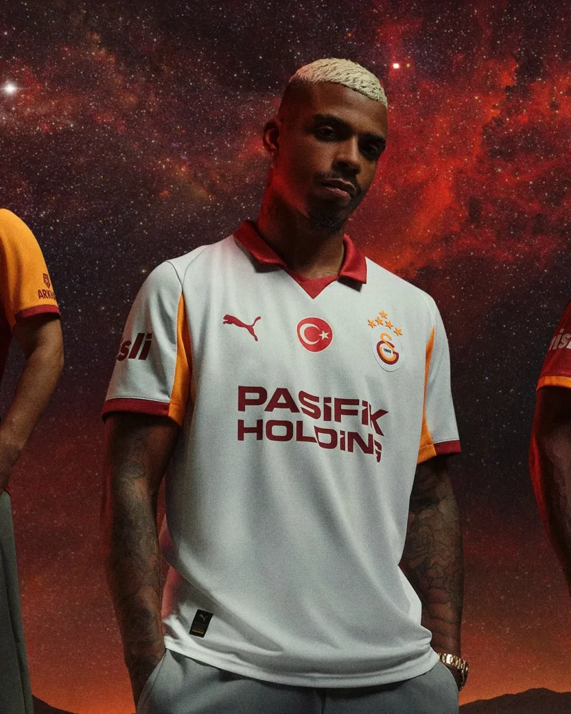 Camisas do Galatasaray 2025-2026 celebram título histórico com estilo