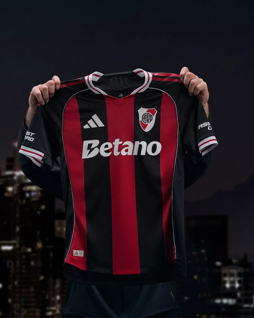 Camisas do River Plate 2025-2026 celebram tradição e inovação