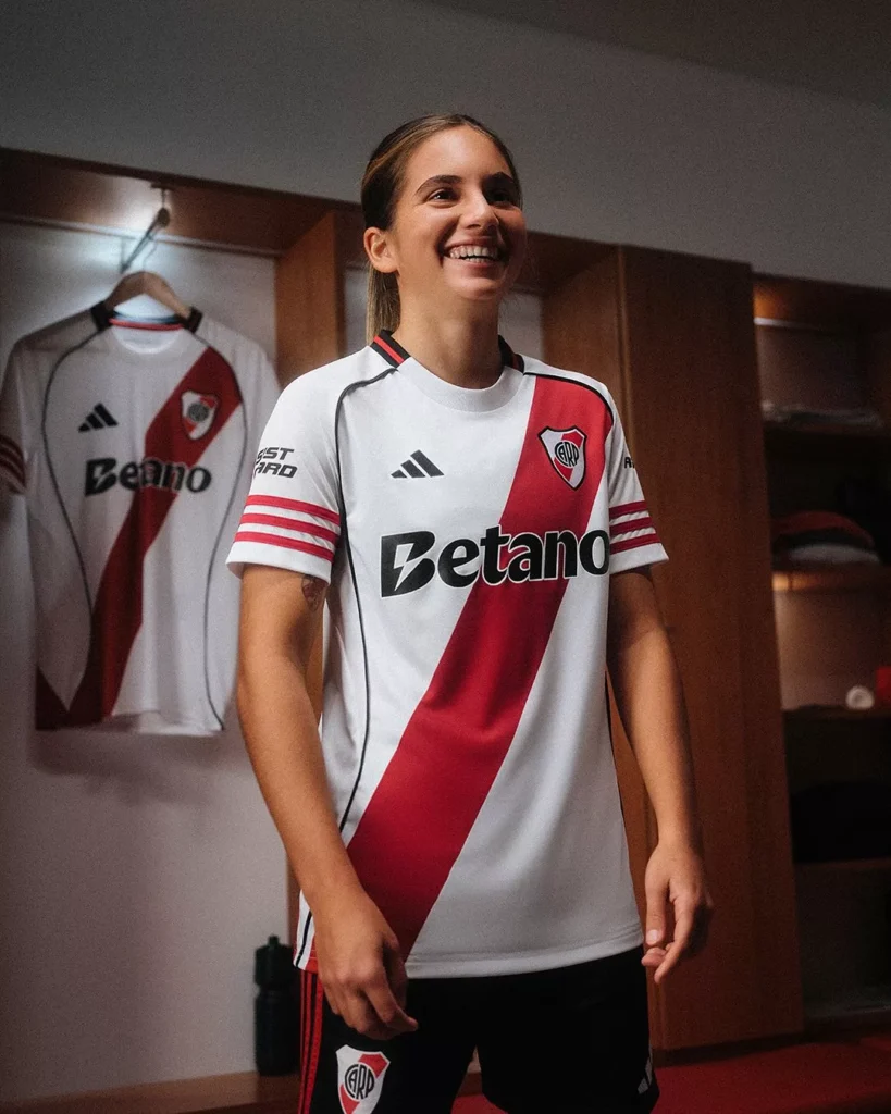 Camisas do River Plate 2025-2026 celebram tradição e inovação