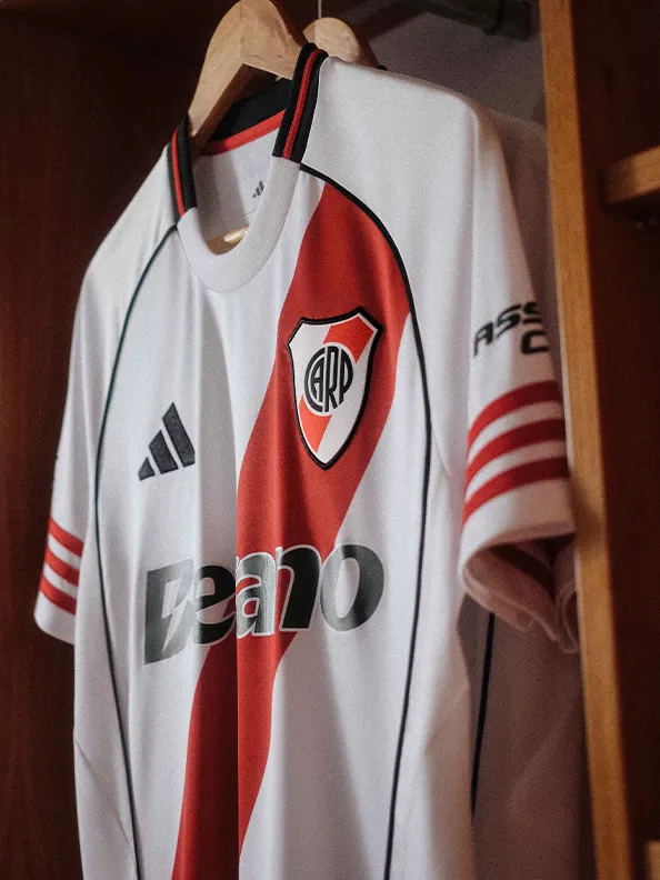 Camisas do River Plate 2025-2026 celebram tradição e inovação