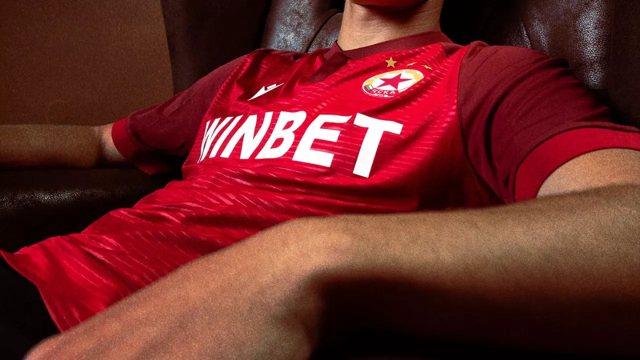 Nova Camisa do CSKA Sofia 2025-2026 é revelada pela Macron