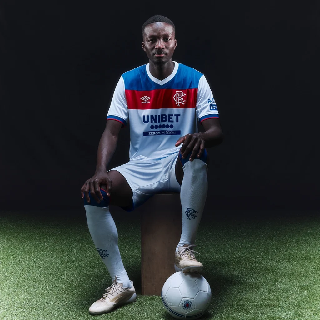 Nova camisa reserva do Rangers FC 2025-2026 é revelada