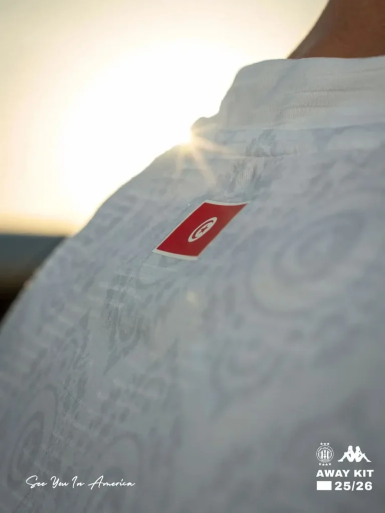 Novas camisas do Espérance Tunis 2025-2026 reveladas pela Kappa